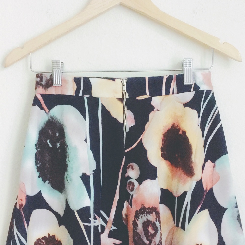NWT navy/orange floral mini skater skirt - Picture 4 of 6